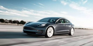 Cette auto-école va donner ses cours en Tesla Model 3