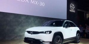 Mazda MX-30 électrique : Un SUV aux choix étonnants