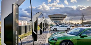 Porsche ouvre le parc de recharge rapide le plus puissant d’Europe