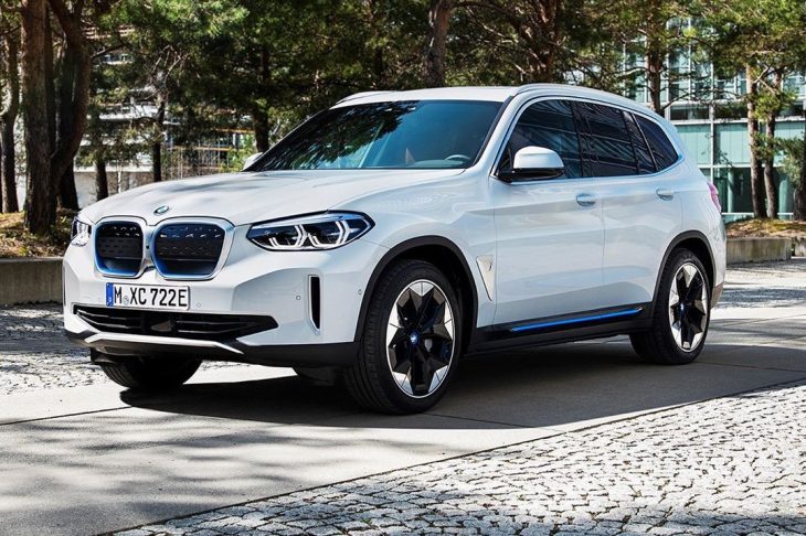 BMW iX3 : les photos du futur SUV électrique de série en fuite