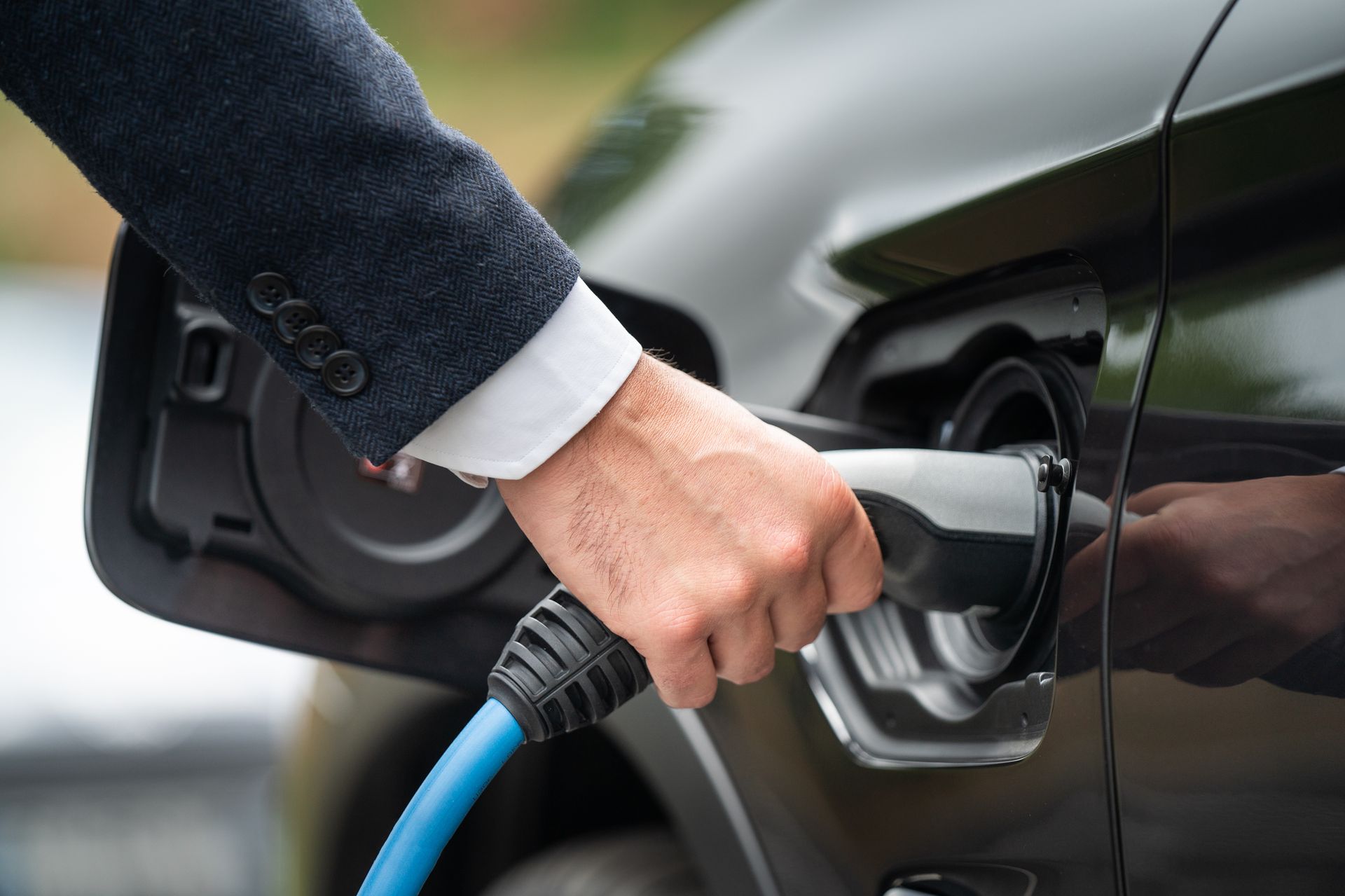 Immatriculations : la voiture électrique dépassée par l’hybride rechargeable en octobre