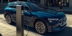 L’Audi e-Tron améliore ses performances de charge