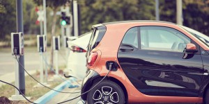 Recharge des voitures électriques : Advenir booste ses subventions