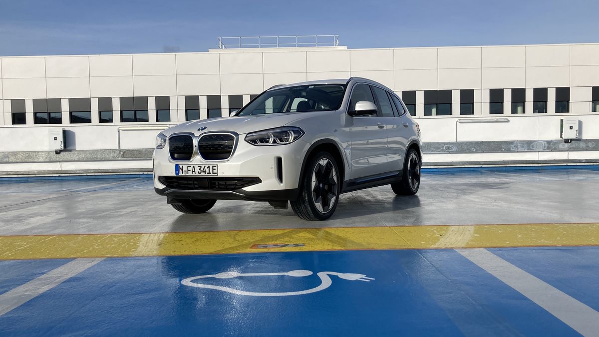 Essai BMW iX3 : que vaut le nouveau concurrent du Tesla Model Y ?