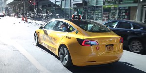 Partez à la rencontre de Rami, le premier taxi new-yorkais en Tesla Model 3