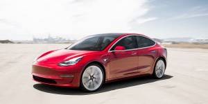 Baisse du prix de la Tesla Model 3 : A qui profite-t-elle ?