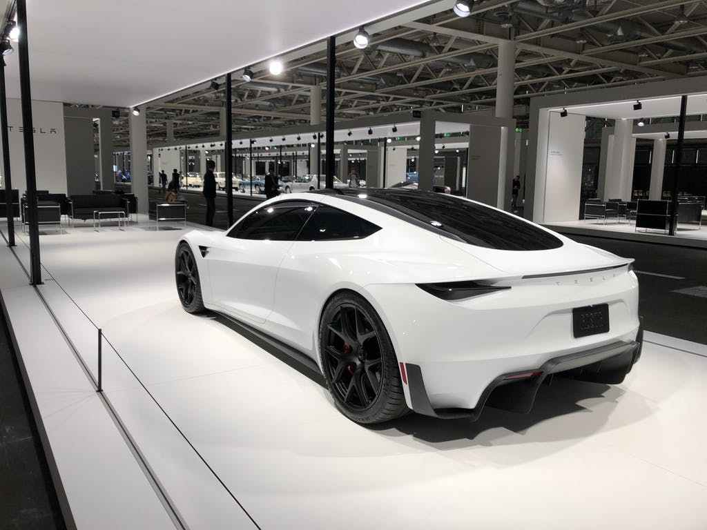 Elon Musk confirme le report du Roadster Tesla pour raison technique