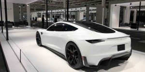 Elon Musk confirme le report du Roadster Tesla pour raison technique