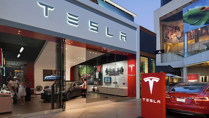 Tesla aurait débité deux fois le prix d’une voiture sur le compte de ses clients