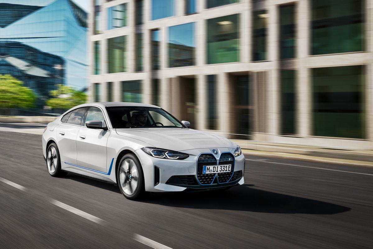 Nouvelle BMW i4 : enfin une vraie rivale pour la Tesla Model 3 ?
