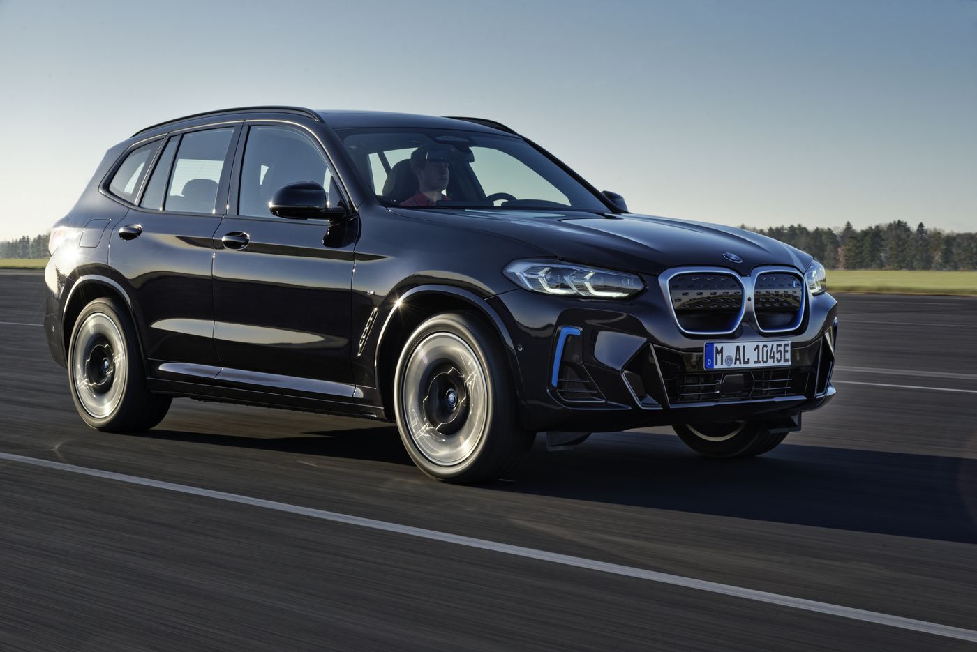 BMW iX3 : le SUV électrique se met à jour
