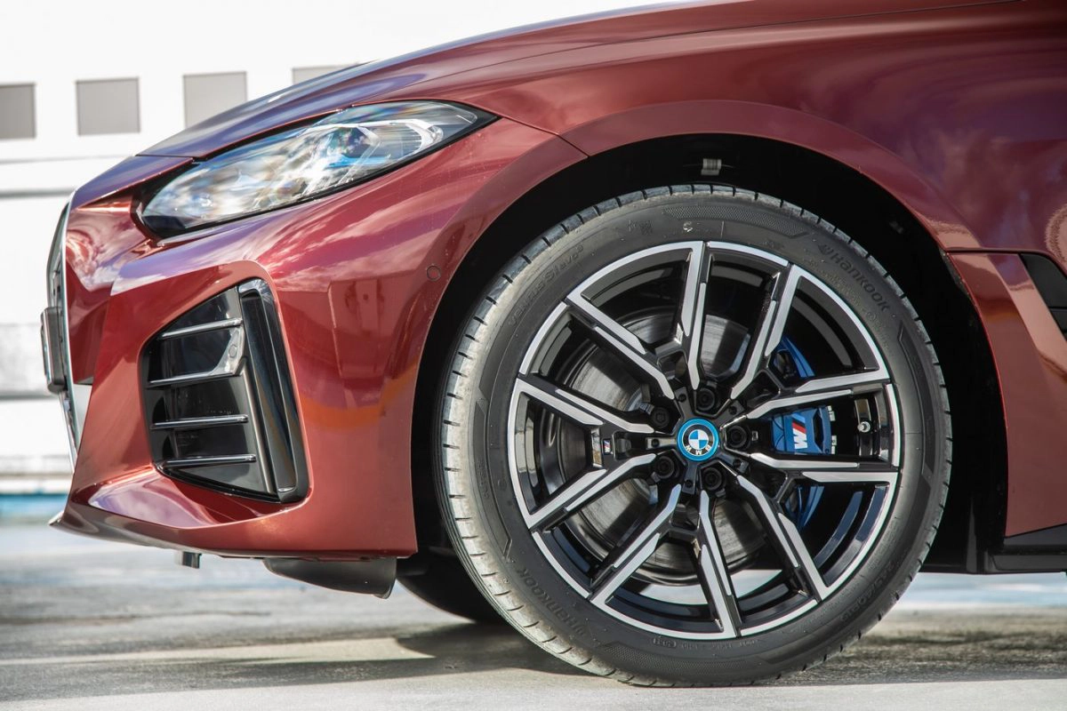 BMW i5 : trois versions pour la grande berline électrique ?