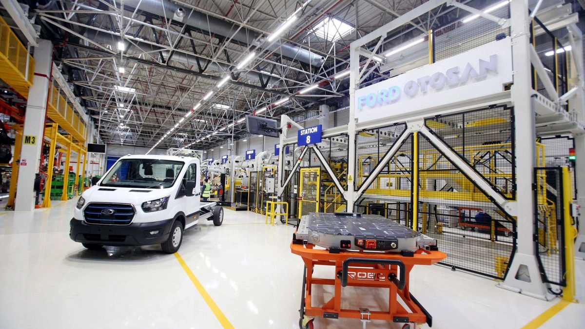 Utilitaire électrique : la production du Ford e-Transit commence pour l’Europe
