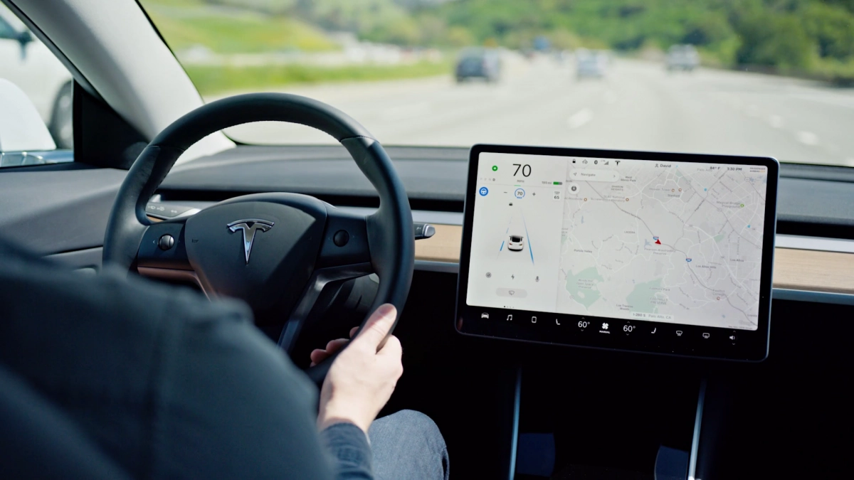 Autopilot : Tesla doit répondre sur les freinages fantômes avant le 20 juin