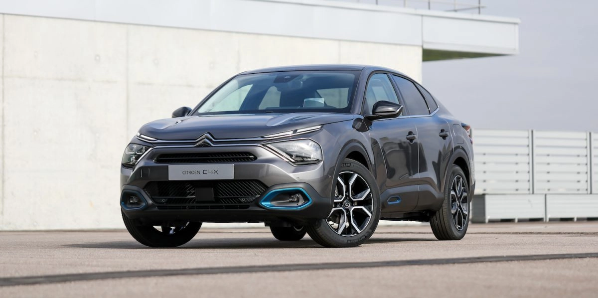 Citroën ë-C4 X : notre découverte de la baby C5 X électrique