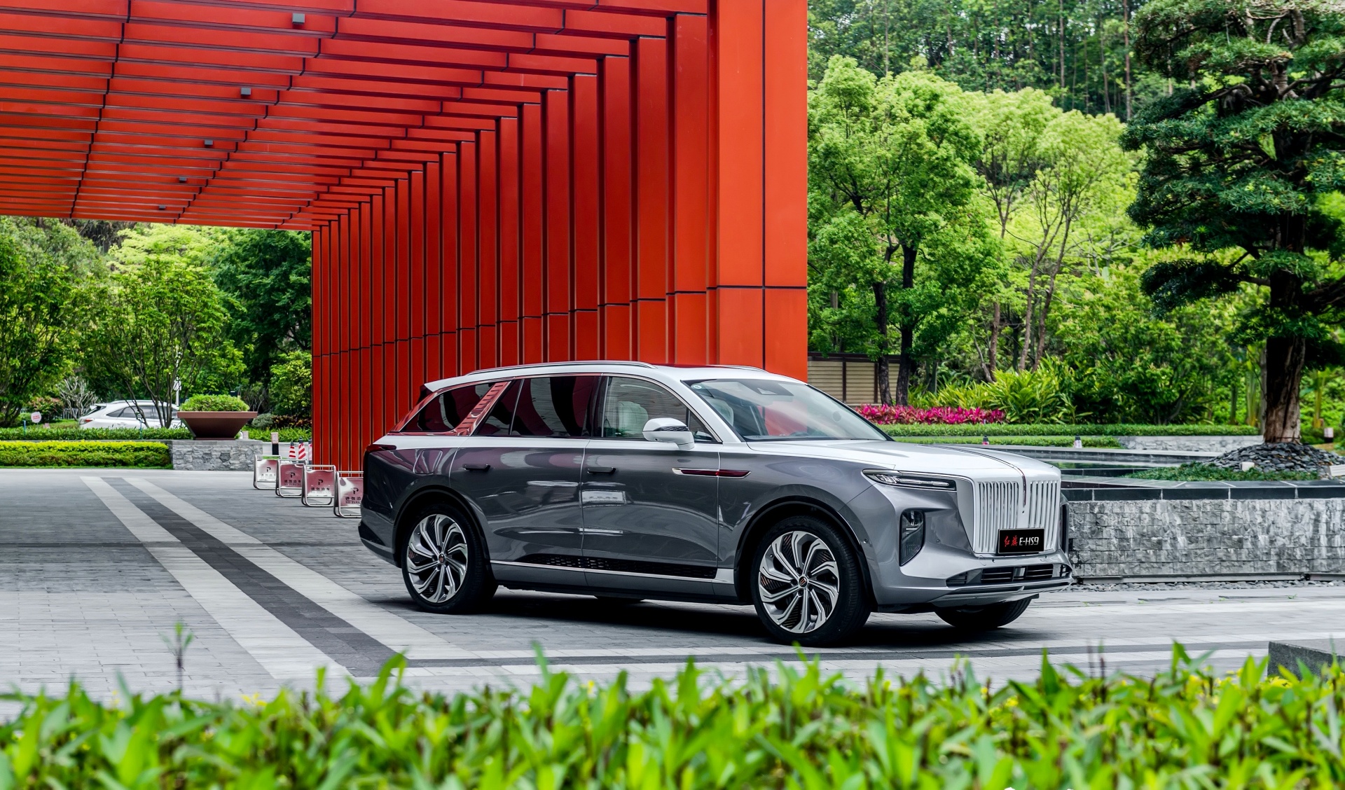 Hongqi : les Rolls-Royce électriques chinoises se déploient en Europe