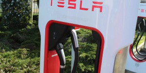 Tesla va intégrer toutes les bornes de recharge à sa navigation mais à certaines conditions