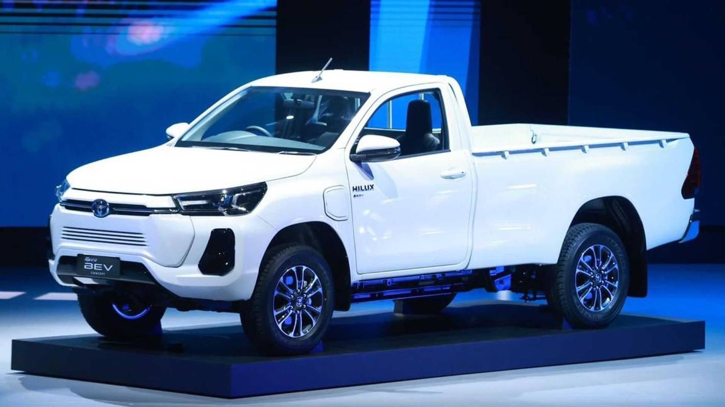 Toyota imagine un pick-up Hilux électrique
