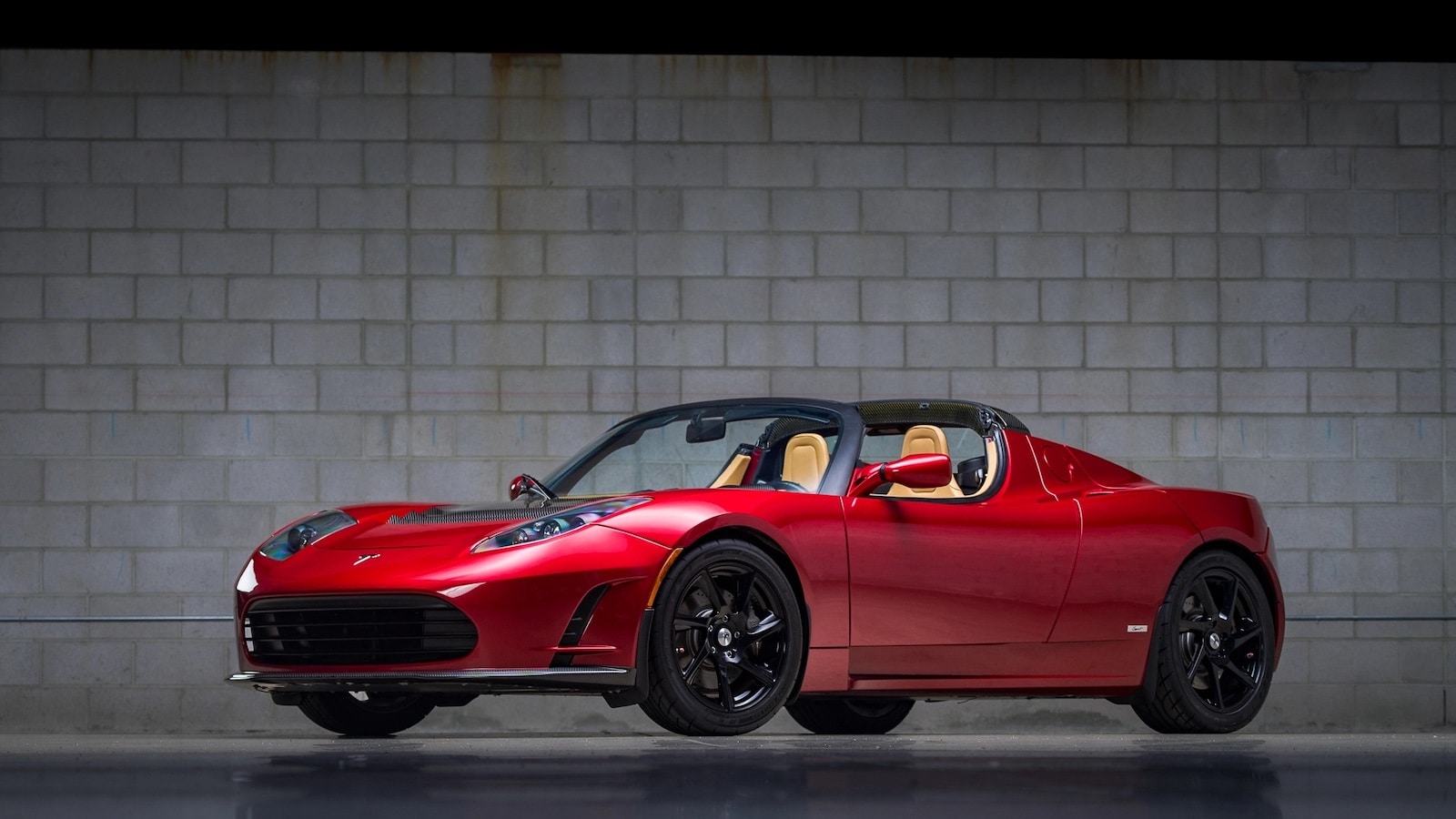 Combien seriez-vous prêt à mettre pour cette Tesla Roadster avec 13 000 km au compteur ?