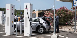 Recharge des voitures électriques : 10 % de remise avec le badge Ulys, comment ça marche ?