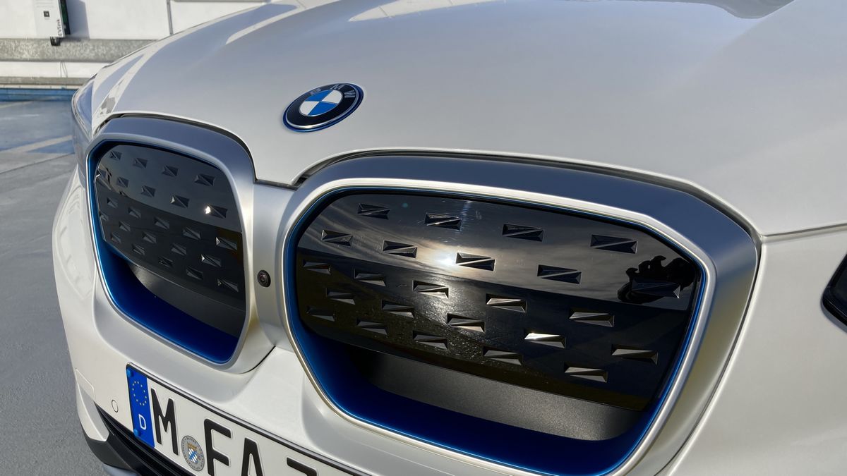 BMW iX2 : on connait la date de début de production du SUV électrique