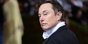Elon Musk veut approuver tous les nouveaux employés de Tesla