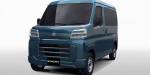 Suzuki et Toyota dévoilent une fourgonnette électrique