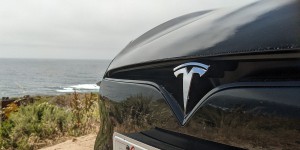 Tesla : plainte groupée après une mise à jour réduisant l’autonomie