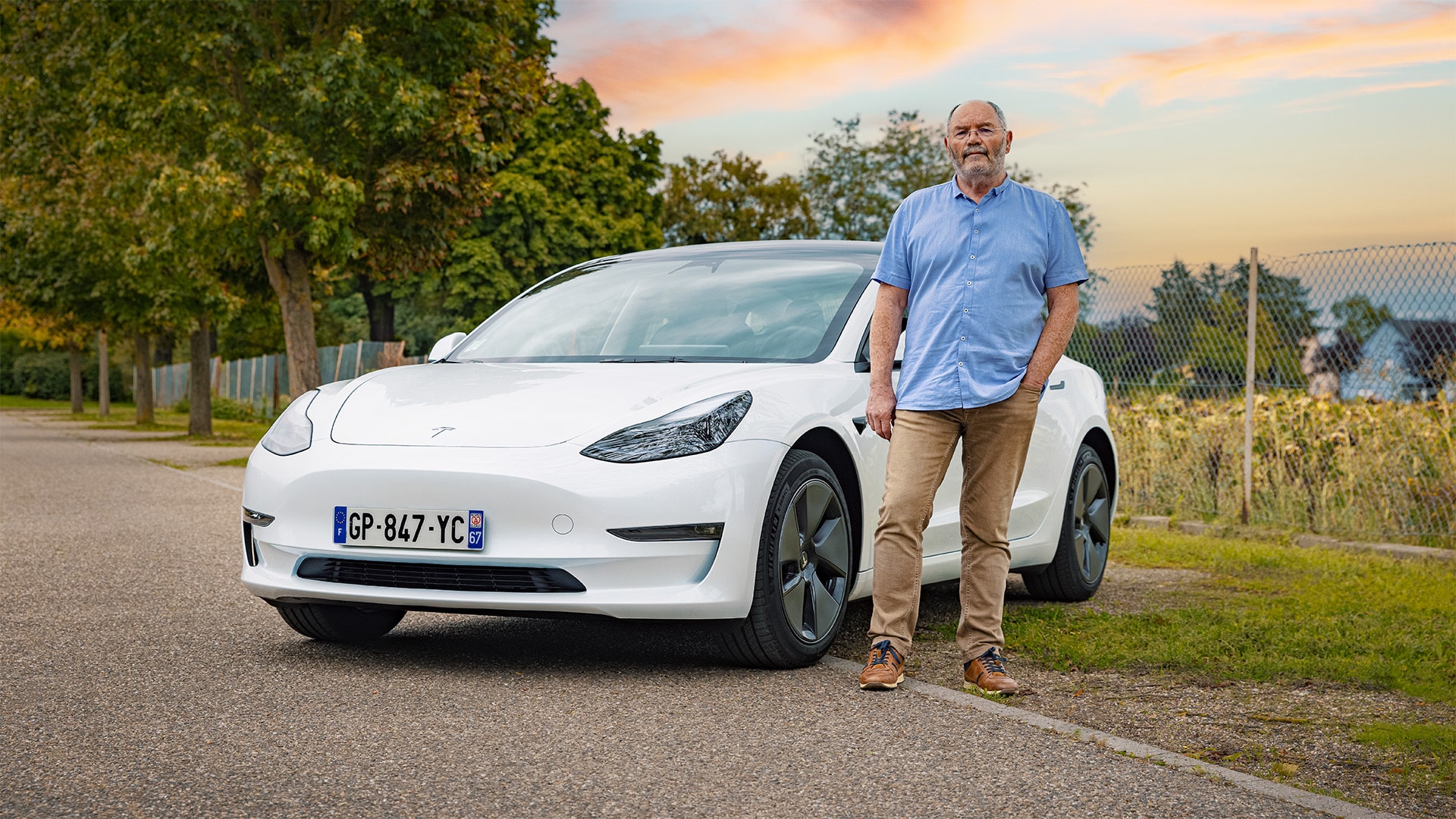 Interview vidéo – Jean-Marc, heureux propriétaire d’une rare Tesla Model 3 Propulsion à grande autonomie