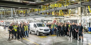 Stellantis inaugure sa première usine consacrée à 100 % aux véhicules électriques en Angleterre