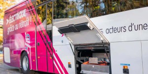En Isère, les bus scolaires passent du diesel à l’électrique grâce au rétrofit