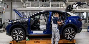Volkswagen met en pause la production de ses voitures électriques pour une raison surprenante