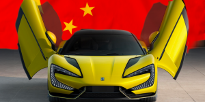 Cette supercar chinoise promet du (très) lourd !