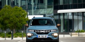 Dacia Spring : privée de bonus, elle baisse ses prix