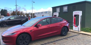 Témoignage – Les critiques de Chris sur sa Tesla Model 3 Highland