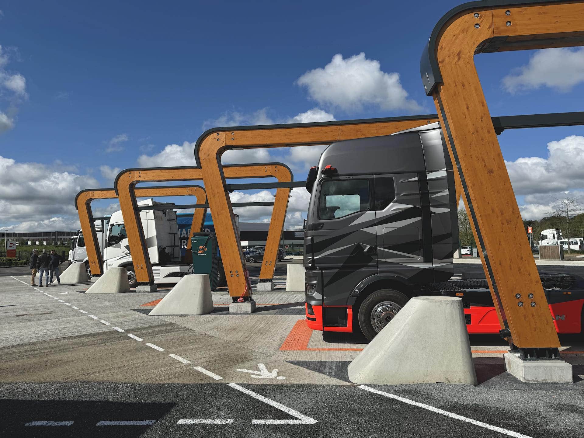 Milence vise 1 700 points de charge pour les camions électriques en Europe d’ici 5 ans