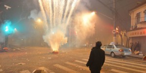 En Chine, les feux d'artifice du Nouvel an provoquent une pollution massive
