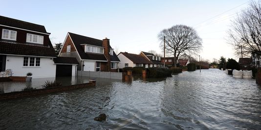Au Royaume-Uni, une mobilisation tardive après des inondations
