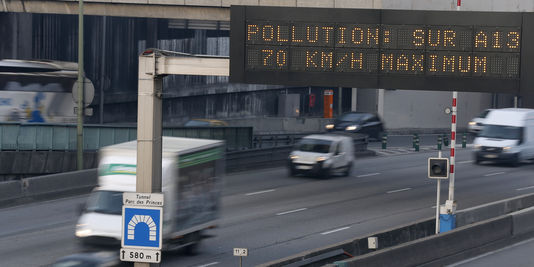 A Paris, la pollution de l'air empoisonne le débat entre NKM et Hidalgo