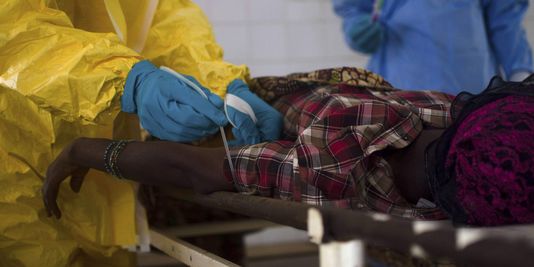 Le bilan des victimes du virus Ebola s’alourdit, atteignant 660 morts