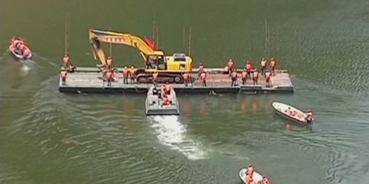 Chine : construction d'un pont artificiel pour éviter une inondation géante