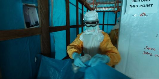 Dans l'enfer du virus Ebola