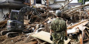 Reprise des recherches de survivants à Hiroshima après des glissements de terrain