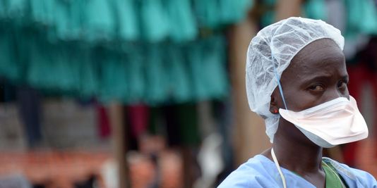 Ebola : le Liberia allège son couvre-feu malgré les craintes de l'OMS