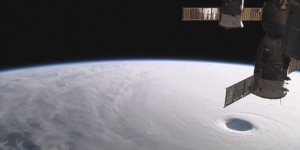 L'œil du typhon Vongfong vu de l'espace