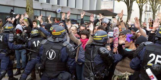 Manifestations contre la répression policière, incidents à Nantes et Toulouse