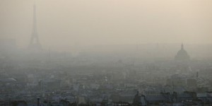 A Paris, les pics de pollution aussi nocifs que le tabagisme passif