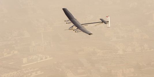 Le tour du monde historique de « Solar Impulse 2 » a commencé