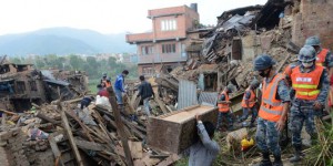 Au Népal, les ONG tentent d'apporter de l'aide dans une situation de « chaos »