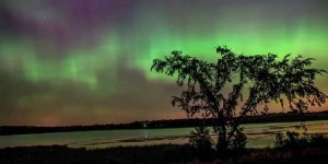 Ballet d'aurores boréales dans le ciel du Minnesota